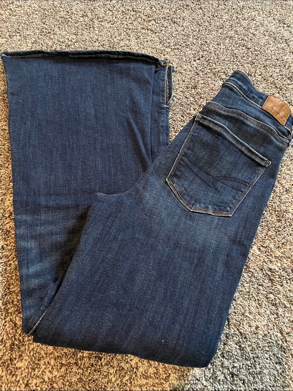 American Eagle Super High Rise Flare Next Level Stretch 8s